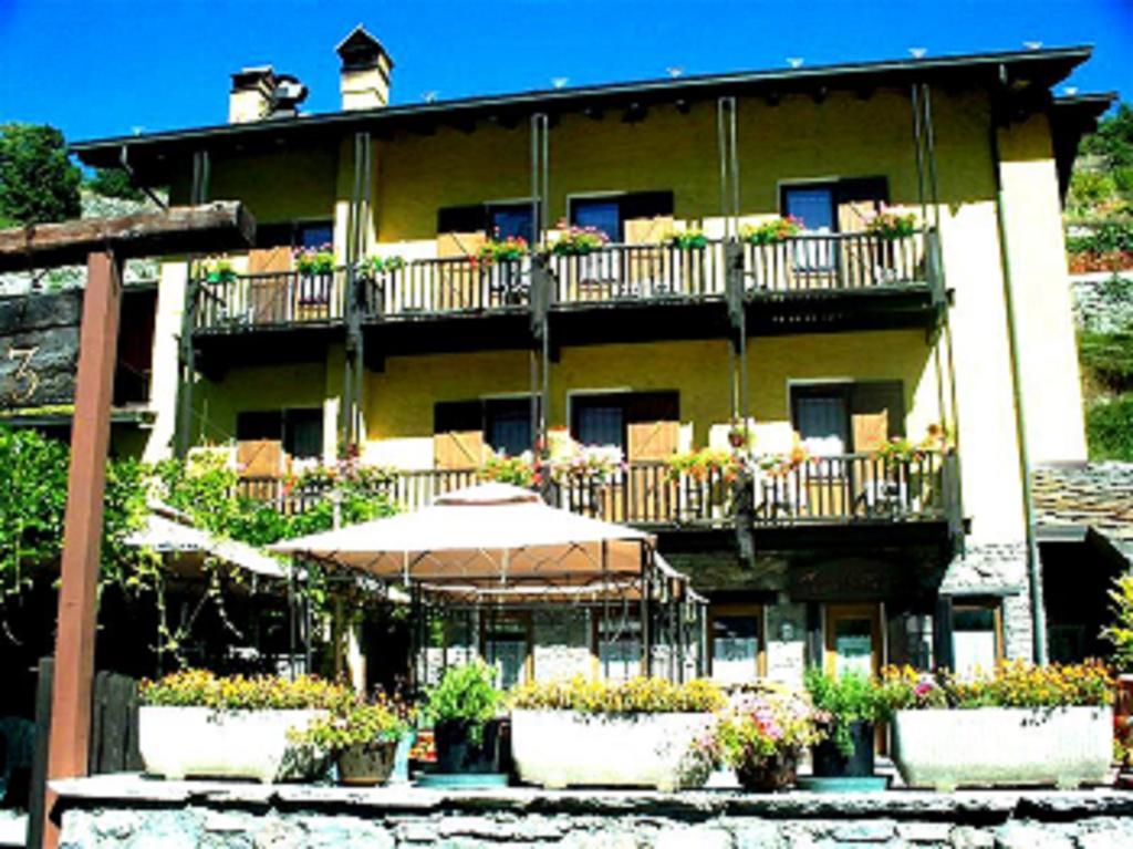 Hotel Veneriaz Nus Buitenkant foto