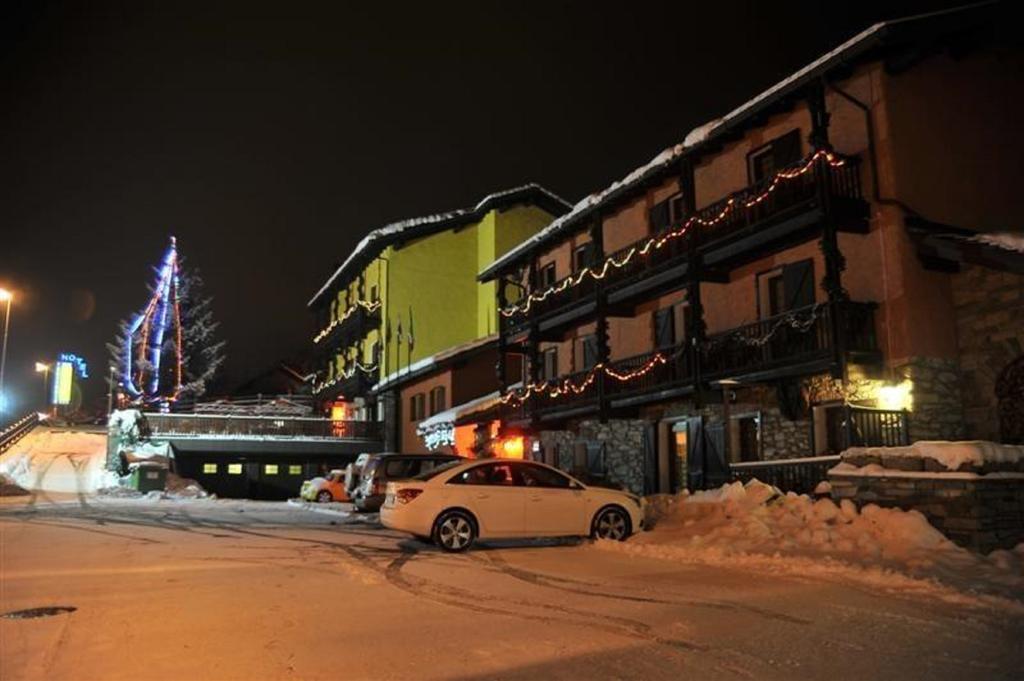 Hotel Veneriaz Nus Buitenkant foto