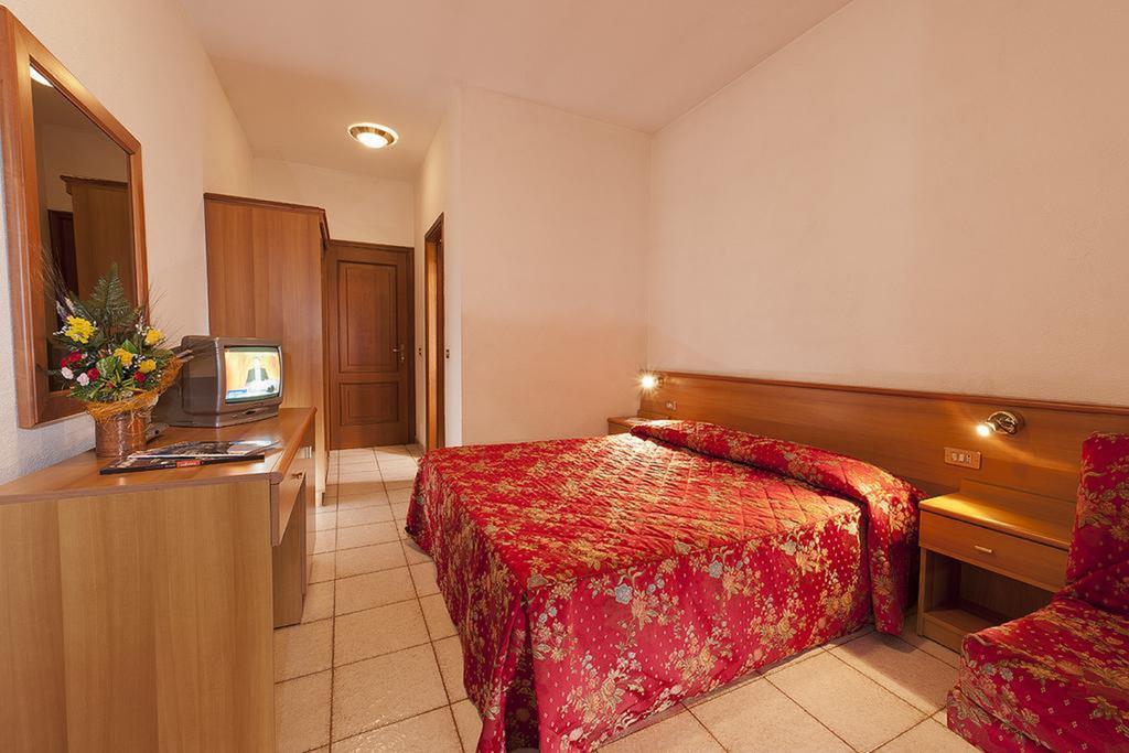 Hotel Veneriaz Nus Buitenkant foto